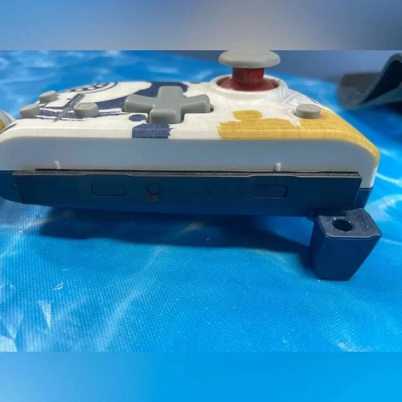 Pokémon  Legends: Arceus 
 - HORI - Nintendo Switch Split Pad Pro - Rare - Picture 7 of 16